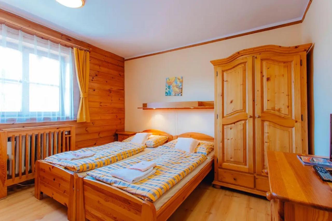 Penzion Una Liptovsky Mikulas Bagian luar foto